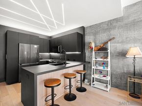 800 The Mark Ln 2002, San Diego CA 92101