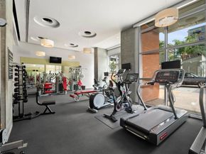800 The Mark Ln 2002, San Diego CA 92101