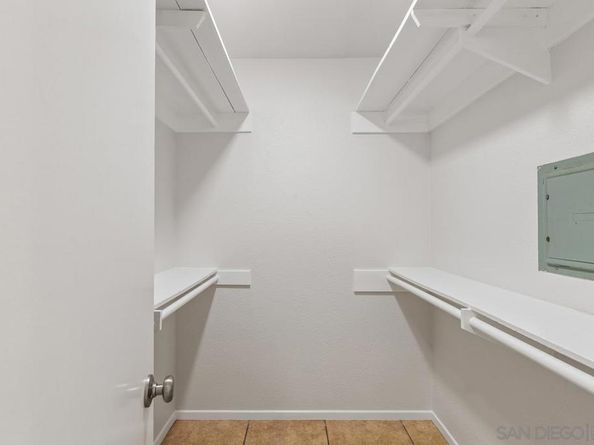 8308 Regents Rd 10, San Diego CA 92122