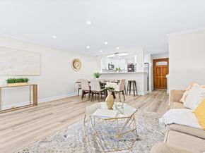 8870 Villa La Jolla Dr 210, La Jolla CA 92037