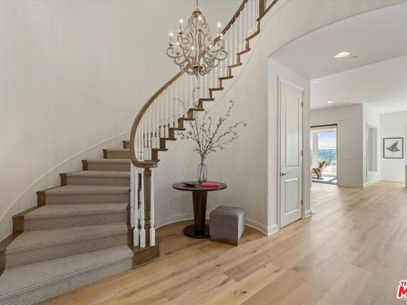 11919 Ancona Way, Porter Ranch CA 91326