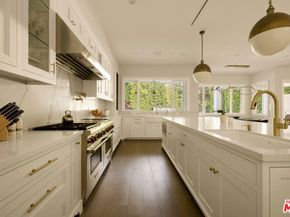 126 S Westgate Avenue, Los Angeles CA 90049