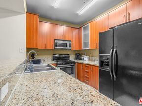 620 S Gramercy Place 222, Los Angeles CA 90005