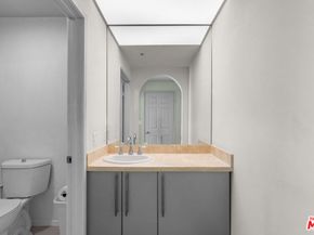 620 S Gramercy Place 222, Los Angeles CA 90005