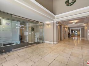 620 S Gramercy Place 222, Los Angeles CA 90005