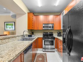 620 S Gramercy Place 222, Los Angeles CA 90005
