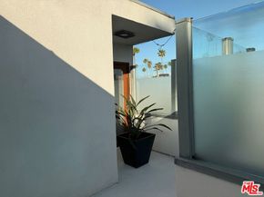 924 5th Street 10, Santa Monica CA 90403