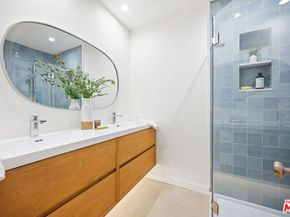 516 San Vicente Boulevard 206, Santa Monica CA 90402