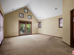 4166 Bakman Avenue, North Hollywood CA 91602