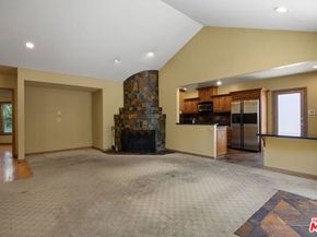 4166 Bakman Avenue, North Hollywood CA 91602