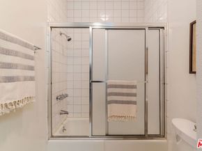 1161 Amherst Avenue 204, Los Angeles CA 90049