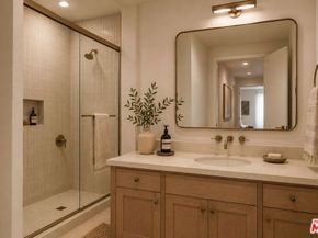 1161 Amherst Avenue 204, Los Angeles CA 90049