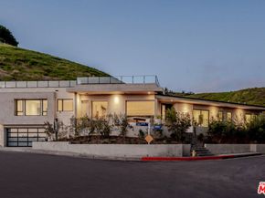 1205 Las Lomas Place, Pacific Palisades CA 90272
