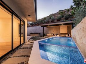 1205 Las Lomas Place, Pacific Palisades CA 90272