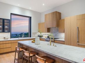 1205 Las Lomas Place, Pacific Palisades CA 90272