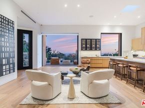 1205 Las Lomas Place, Pacific Palisades CA 90272
