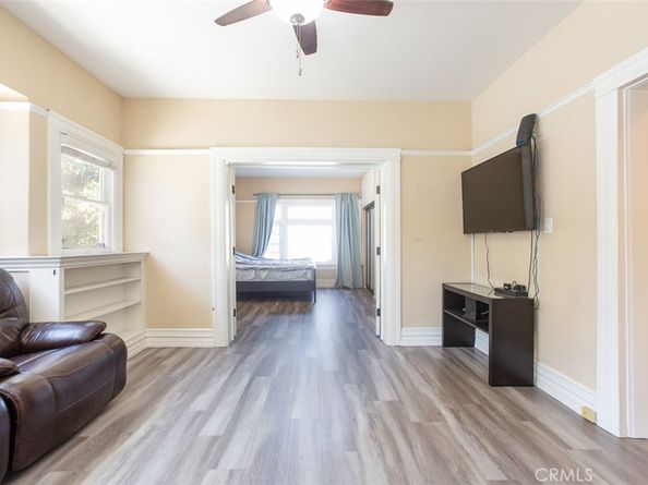 2712 Kenwood Avenue, Los Angeles CA 90007