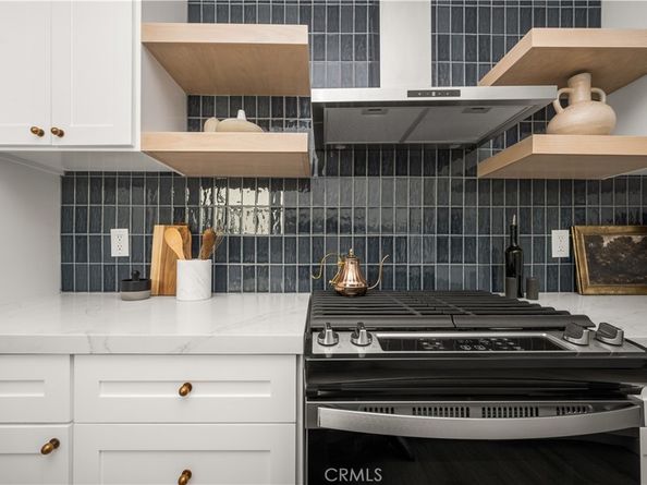 8051 Etiwanda Avenue, Reseda CA 91335