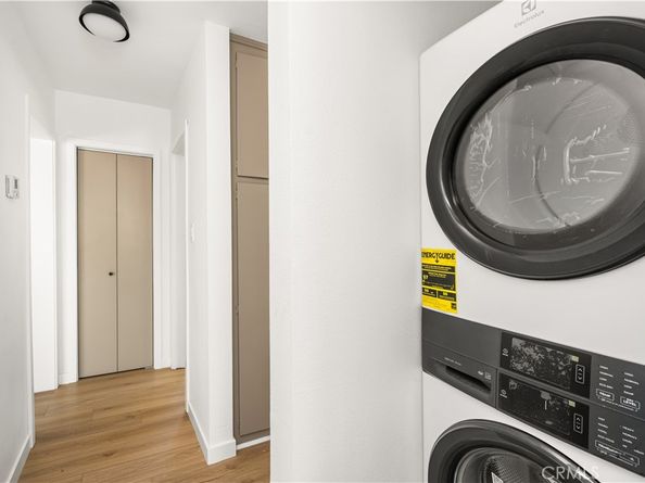 8051 Etiwanda Avenue, Reseda CA 91335