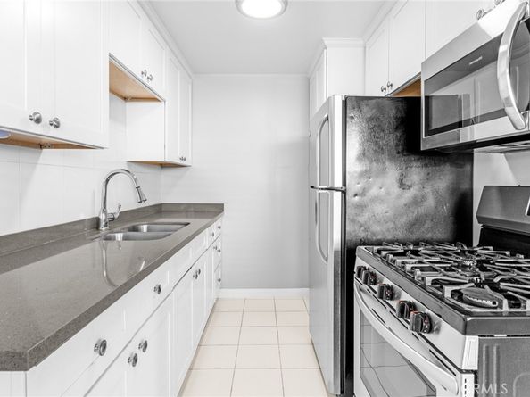 1106 Pacific Avenue, Long Beach CA 90813