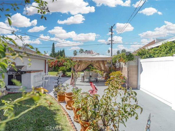 5737 Denny, North Hollywood CA 91601