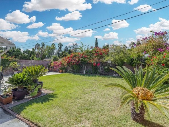 5737 Denny, North Hollywood CA 91601