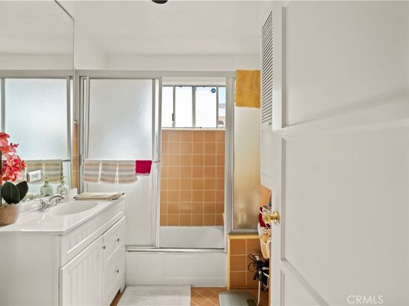 5737 Denny, North Hollywood CA 91601