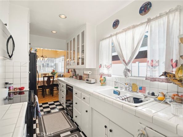 5737 Denny, North Hollywood CA 91601