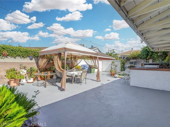 5737 Denny, North Hollywood CA 91601