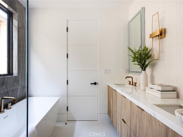 303 1/2 Goldenrod Avenue, Corona Del Mar CA 92625