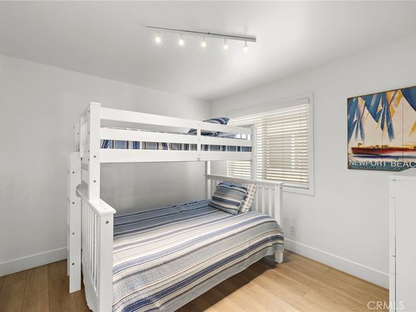 207 40th Street, Newport Beach CA 92663