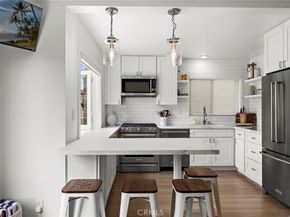 207 40th Street, Newport Beach CA 92663