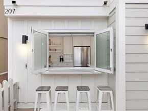 207 40th Street, Newport Beach CA 92663