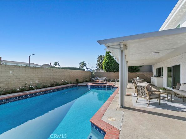 8542 Bayonne, Huntington Beach CA 92646