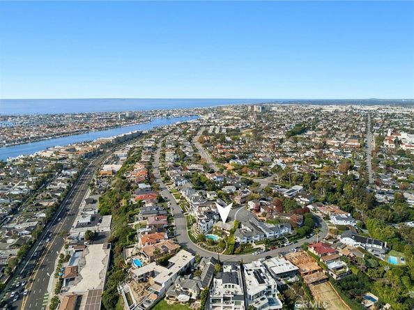 101 Kings Place, Newport Beach CA 92663