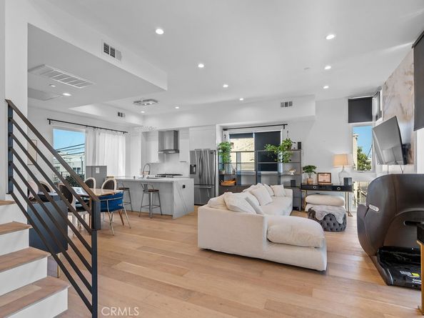 4858 Clinton Street, Los Angeles CA 90004