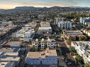 4858 Clinton Street, Los Angeles CA 90004