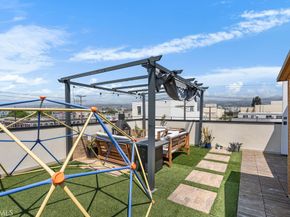 4858 Clinton Street, Los Angeles CA 90004