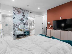 4858 Clinton Street, Los Angeles CA 90004