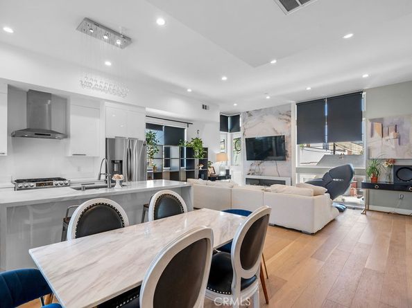 4858 Clinton Street, Los Angeles CA 90004