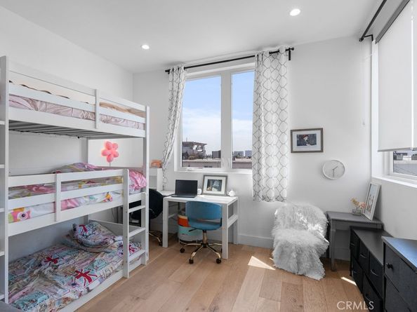 4858 Clinton Street, Los Angeles CA 90004