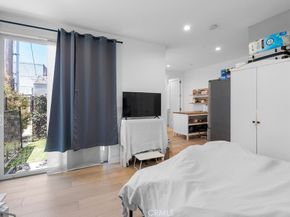 4858 Clinton Street, Los Angeles CA 90004