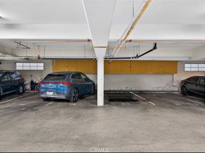 5376 Fairview Boulevard 209, Los Angeles CA 90056