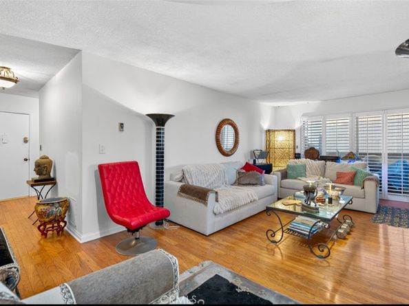 5376 Fairview Boulevard 209, Los Angeles CA 90056