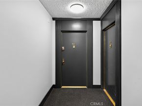 5376 Fairview Boulevard 209, Los Angeles CA 90056