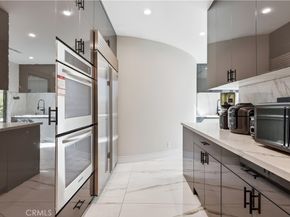 5428 Villawood Cir, Calabasas CA 91302