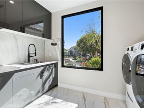5428 Villawood Cir, Calabasas CA 91302