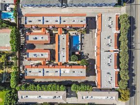 7320 Balboa Boulevard 102, Lake Balboa CA 91406