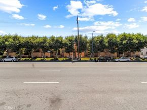 7320 Balboa Boulevard 102, Lake Balboa CA 91406