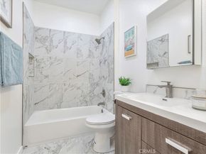 7320 Balboa Boulevard 102, Lake Balboa CA 91406